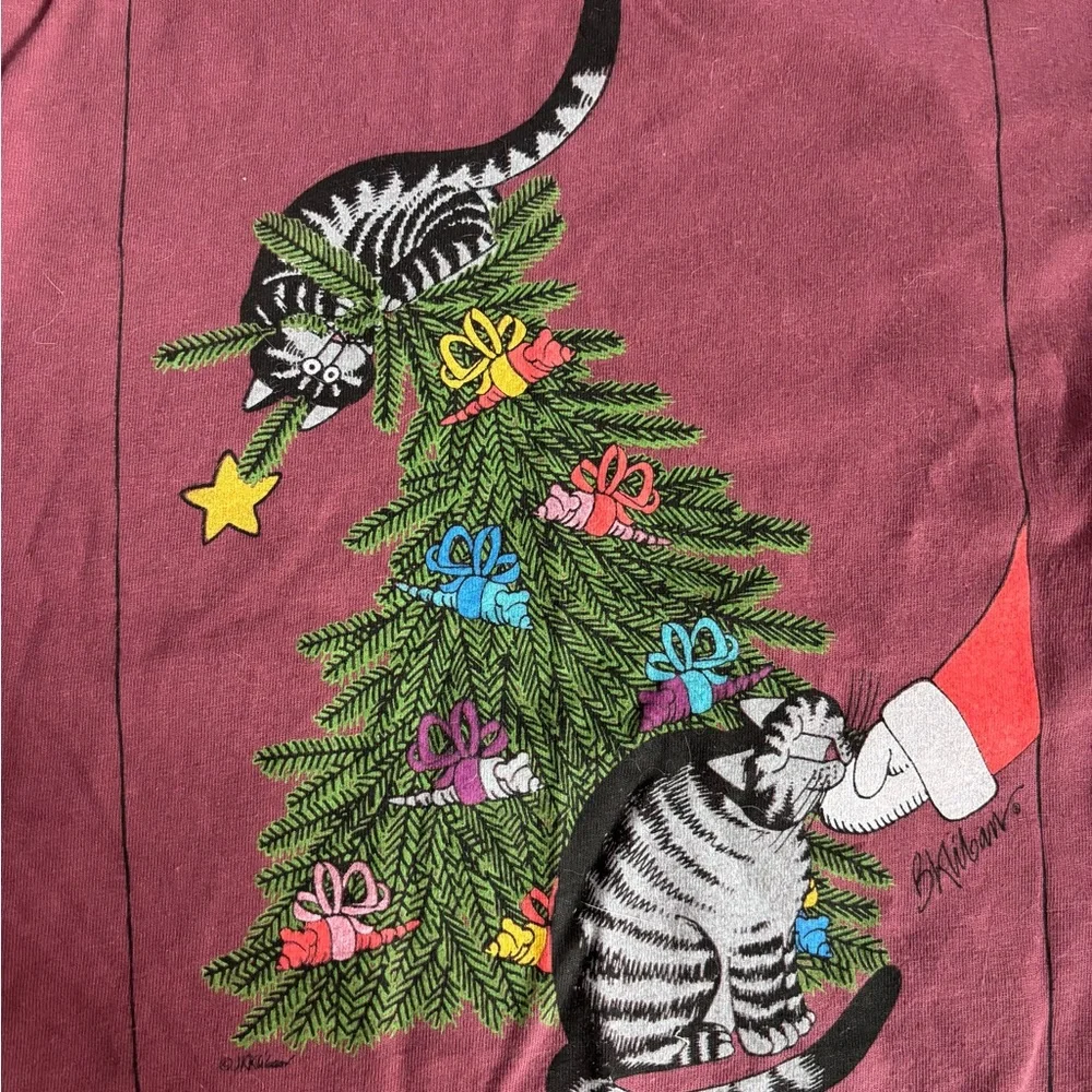 Burgundy Cat Christmas T-Shirt - Picture 2 of 3